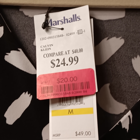 NWT Calvin Klein Blouse, Size M, Black & White Print - Picture 3 of 5